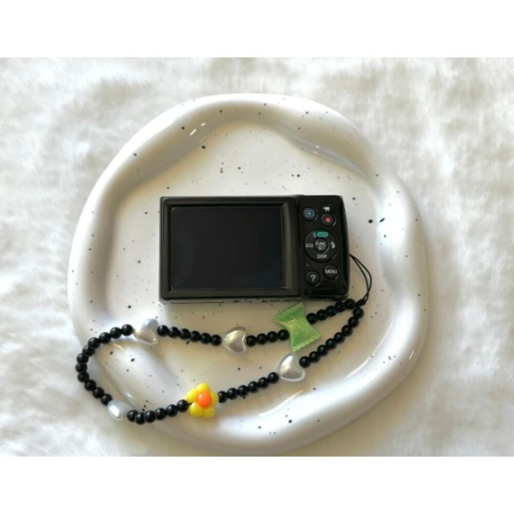 Canon Black and Silver Cameras-and-accessories - Picture 2 of 7